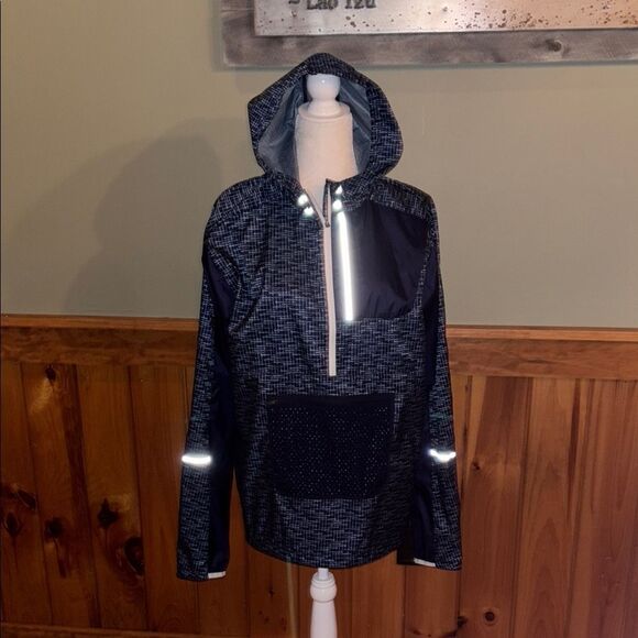 New Balance Black and Gray Hooded light weight Jacket with Reflective Accents - Picture 1 of 11